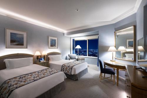 Regular Floor Comfort Twin Room with Bay View (57th-59th Floor)