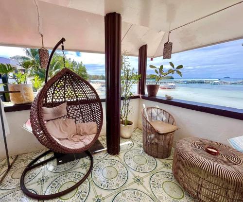 Seaside Hostel Malapascua Room Type - Family Room with Private Bathroom
