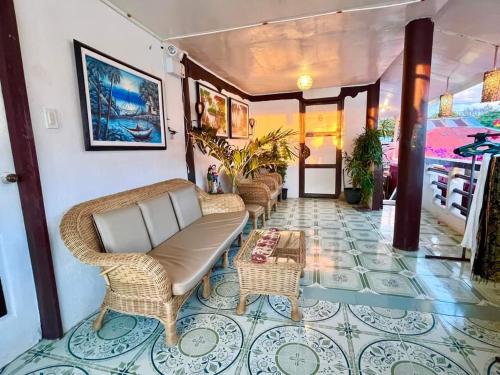 Seaside Hostel Malapascua Room Type - Family Room with Private Bathroom