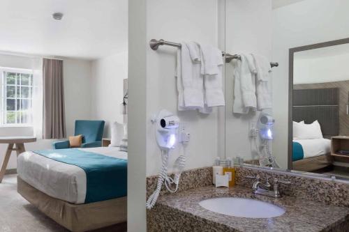 The Marina Inn - image 5