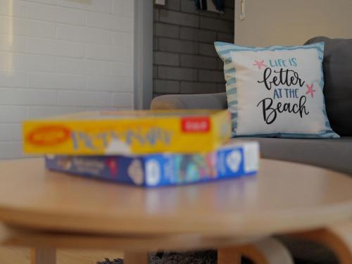 OCEA84 - Quinns Beach Shack: Ocean Views