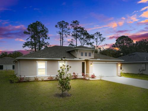 Sunny Palm Coast: 3BR Harmony