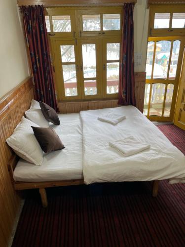 1 twin bed