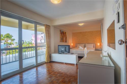 Windy Inn Hotel Pattaya Room Type - Deluxe Double Room with Sea View