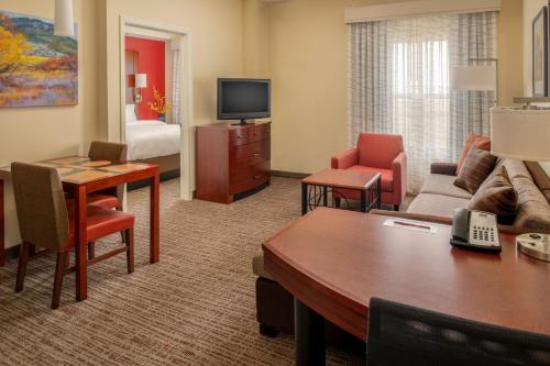 One-Bedroom King Suite