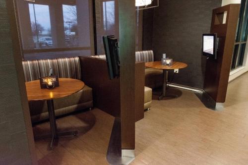 Courtyard by Marriott Lafayette - image 11