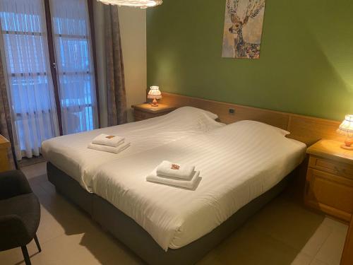 Hotel Monika – Zutendaal, AL