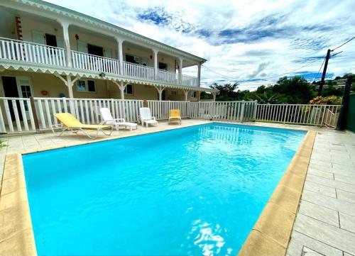 Studio avec piscine - à 15min des plages - Location saisonnière - Rivière-Salée