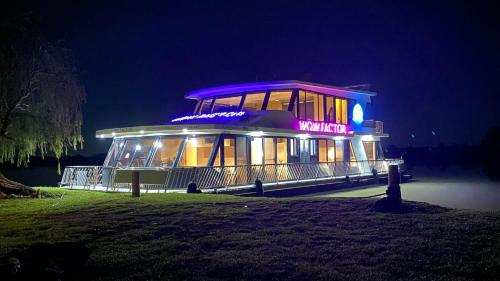 . Wow Houseboats Pty Ltd
