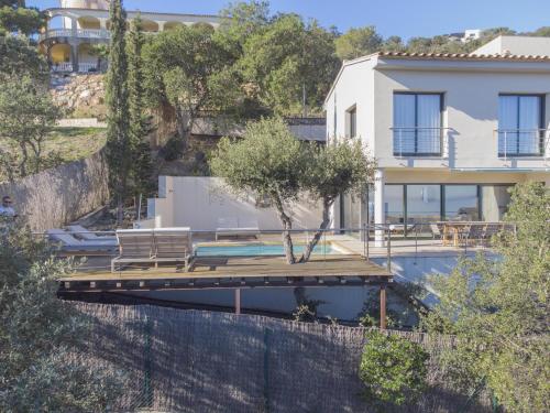 Leo, Begur (foto 6)