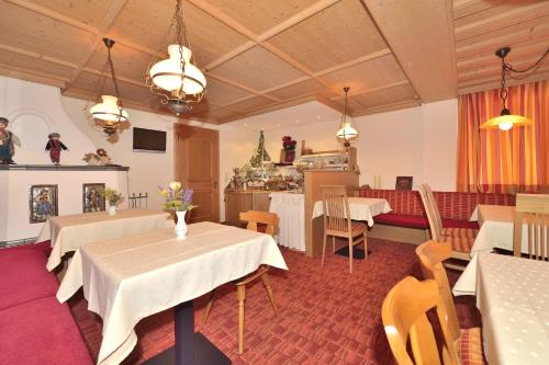 Hotel Garni Viktoria - image 11