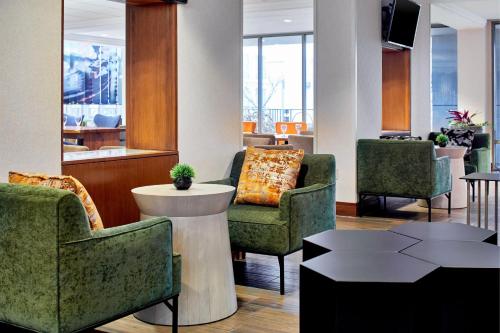 Detroit Metro Airport Marriott - image 13