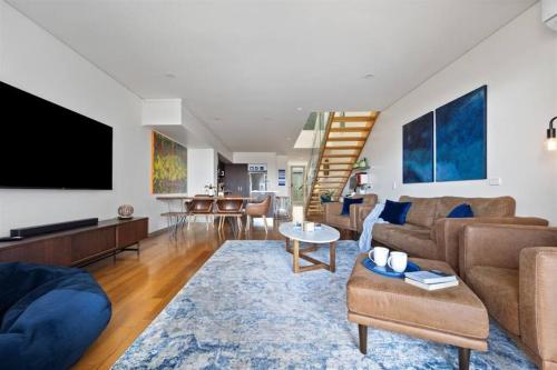 1 x Haven on Seine - luxury apartment overlooking the bay.