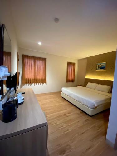 Lovina Inn - Nagoya Batam Room Type - Deluxe Double Room