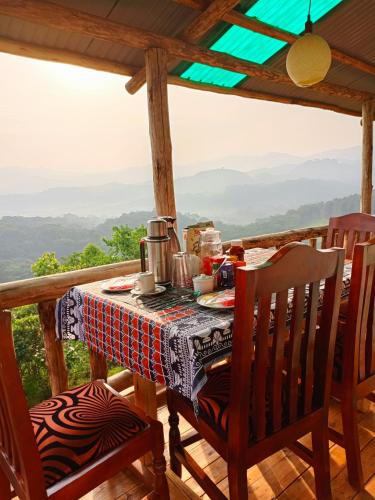 Bwindi Neckview Lodge