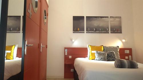Hotel La Marine Vieux Port - image 4