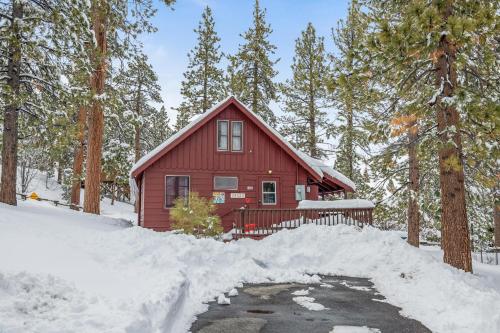 LAKEFRONT HIDEAWAY - On the Lake