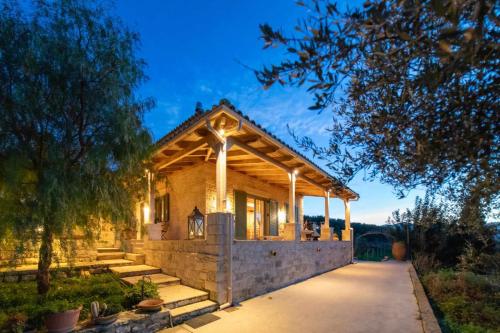 Exterior view, Villa Vitsilias under the cretan sky in Episkopi