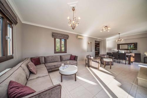 Facilities, Classic Villa in Elios Proni