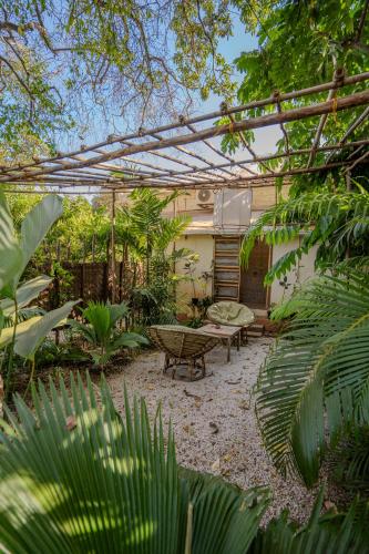 Facilities, Circle in Anjuna