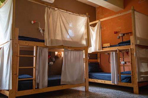 1 twin bed