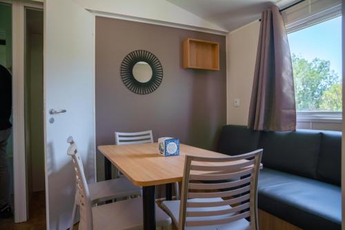2 bedrooms, 4 beds
