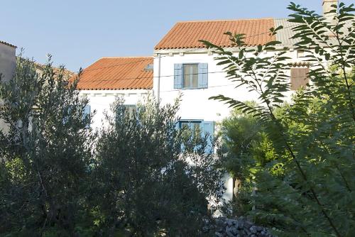 Ferienhaus zur Erholung am Meer Insel Cres, Losinj, Istrien + 2000qm Garten & Meerblick!