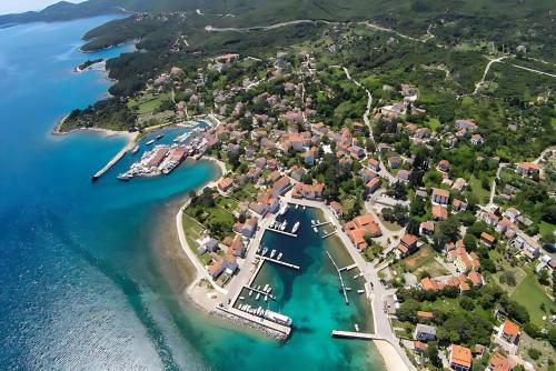 Ferienhaus zur Erholung am Meer Insel Cres, Losinj, Istrien + 2000qm Garten & Meerblick!