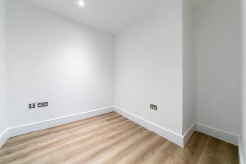 Modern and Stylish Studio Apartment in East Grinstead