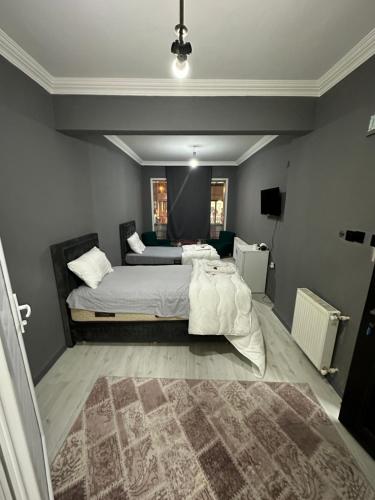 REYNA OTEL
