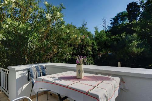 Ferienhaus zur Erholung am Meer Insel Cres, Losinj, Istrien + 2000qm Garten & Meerblick!