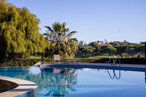Swimming pool, Quinta do Lago Golfside Retreat in Ludo