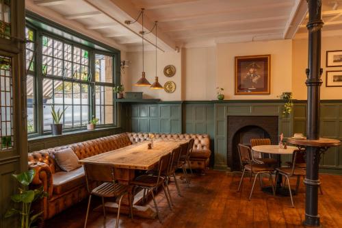 The William IV - image 3