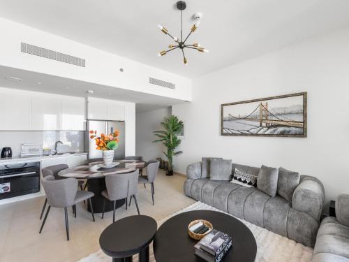 Contemporary 2BDR with Downtown views-28 - image 2