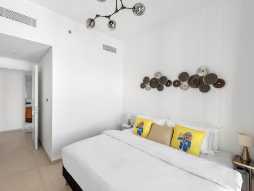 Contemporary 2BDR with Downtown views-28 - image 9