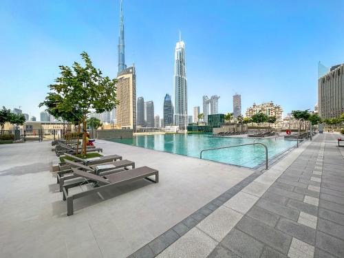 Contemporary 2BDR with Downtown views-28 - image 12