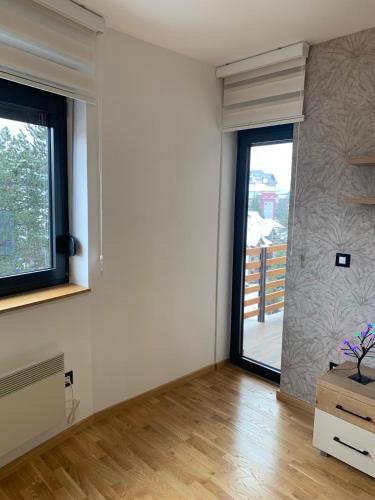 One-Bedroom Apartment image 10