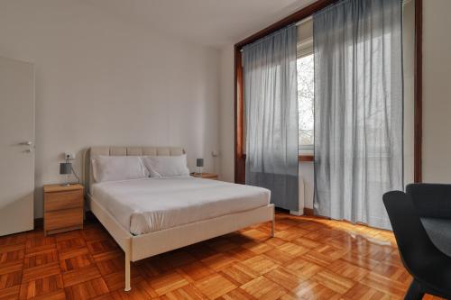 JOIVY Chic 3-Bed Flat Near Colonne di San Lorenzo