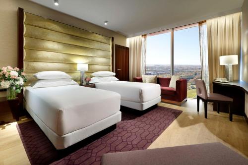 Deluxe Twin Room with Panoramic View - High Floor