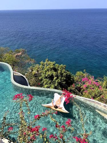 Private Deluxe Villa 20 m Infinitypool Ocean Front