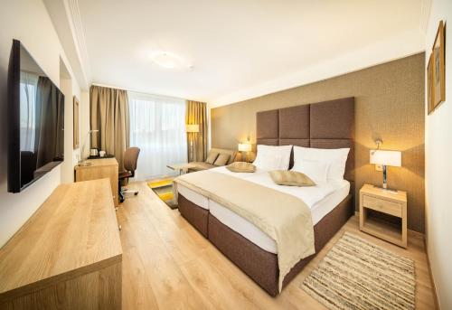 Apollo Hotel Bratislava - image 2