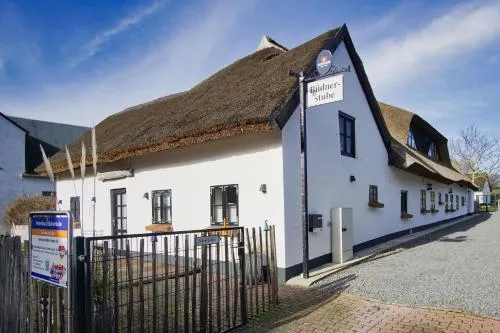 nah am Meer, ruhige Lage, gratis Nutzung vom AHOI Erlebnisbad und Sauna in Sellin - Haus Büdnerstube FeWo 4 in Middelhagen, Deutschland