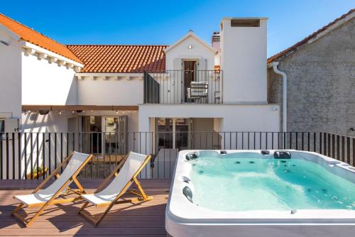 Luxury Villa with Jacuzzi on Brač