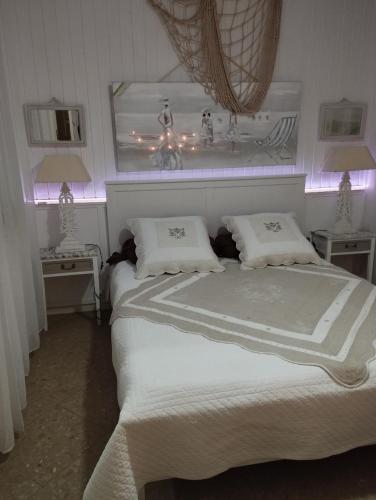 CHAMBRES D'HÔTES CHEZ CATHERINE A REUS chambre bord de mer avec salle de bains privée CHAMBRES D'HÔTES CHEZ CATHERINE A REUS chambre bord de mer avec salle de bains privée