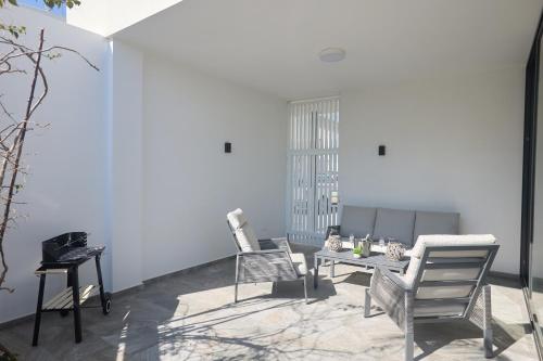 Villa with Private Pool image 7