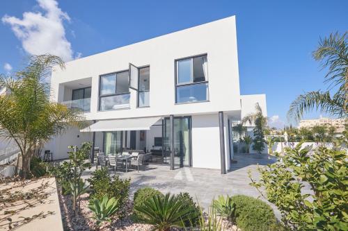 Villa with Private Pool image 4