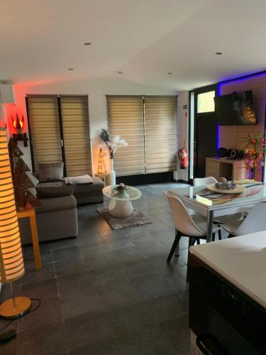 Riviera Cottage in 孔布蘭歐蓬