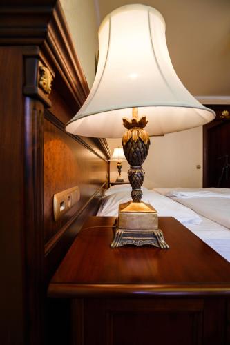 Deluxe Double or Twin Room image 3