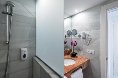 Hotel Spa Sagitario Playa - image 7