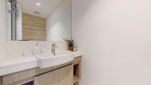 Primestay - Sterling East House 1BR - Business Bay - image 2